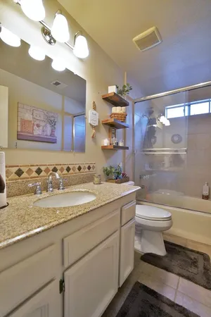 $425,000 | 335 Kenwood Drive, Lemoore, CA 93245