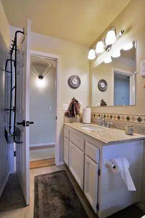 $425,000 | 335 Kenwood Drive, Lemoore, CA 93245