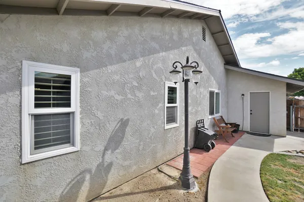 $425,000 | 335 Kenwood Drive, Lemoore, CA 93245
