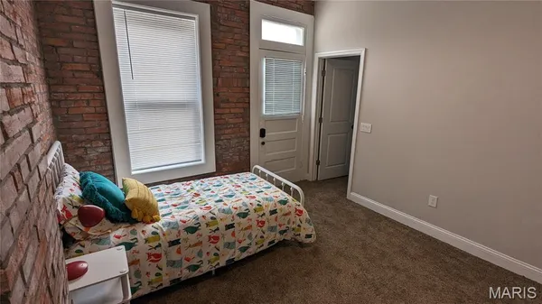 $825,000 | 3900 Humphrey Street, St. Louis, MO 63116