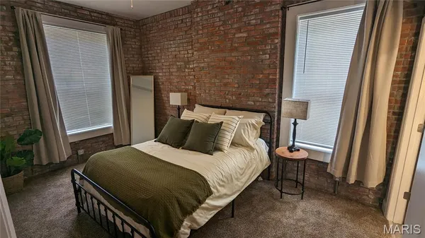 $825,000 | 3900 Humphrey Street, St. Louis, MO 63116