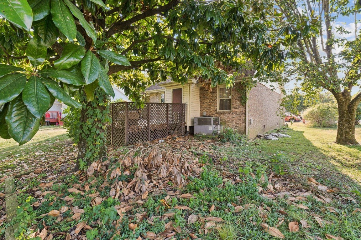 1544 Heritage View Boulevard Madison, TN 37115 - Photo 18 of 18 a backyard of a house with lots of green space
