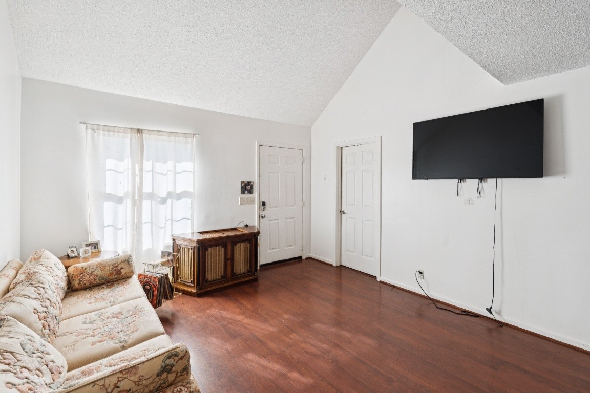 1544 Heritage View Boulevard Madison, TN 37115 - Photo 10 of 18 a living room with furniture and a flat screen tv