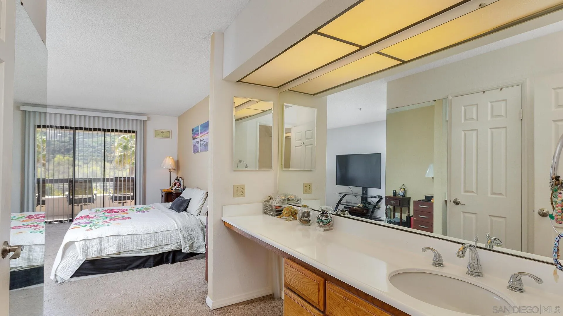 5765 Friars Road, Unit 176 San Diego, CA 92110 - Photo 19 of 37