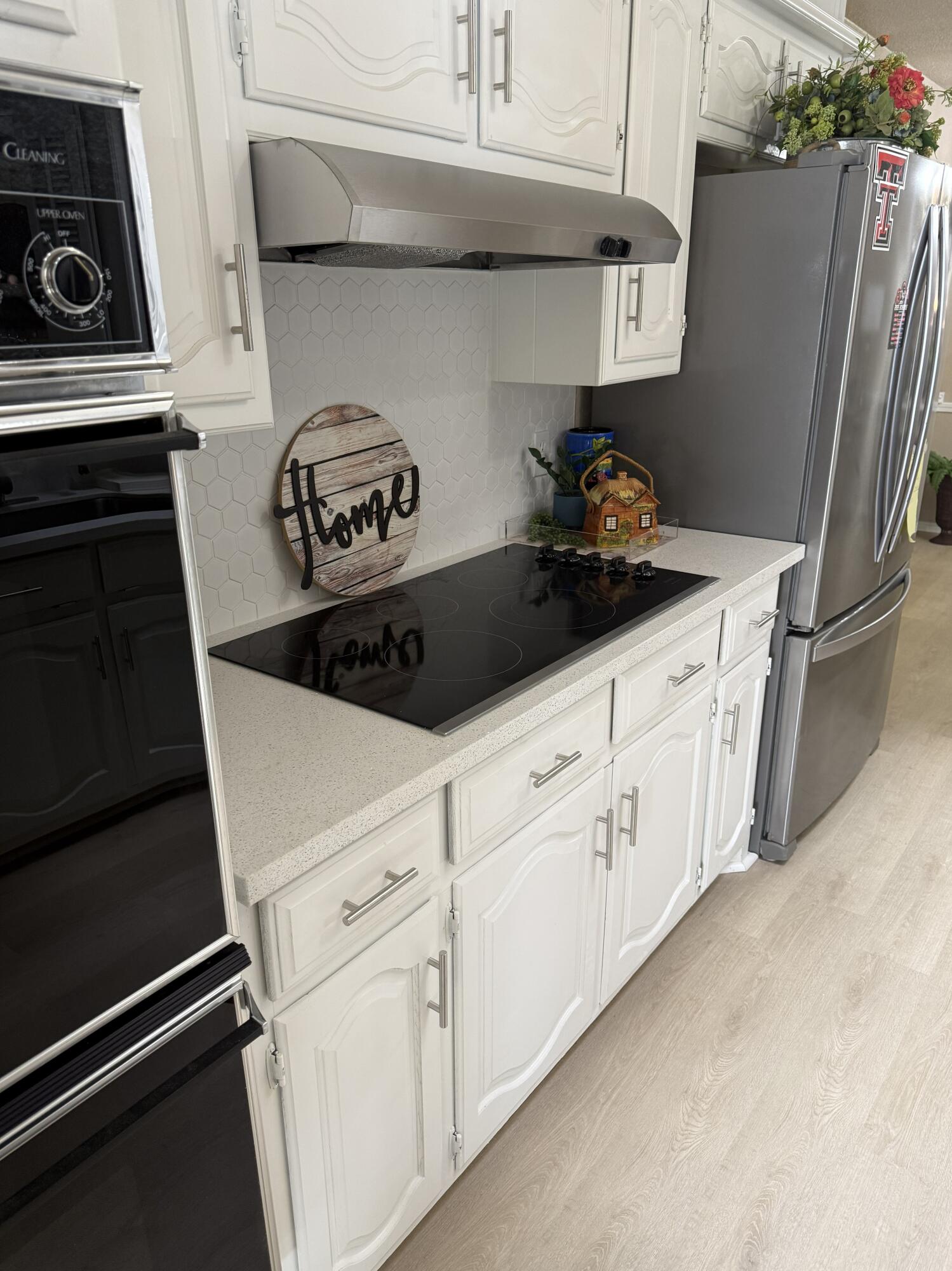 5722 75th Street Lubbock, TX 79424 - Photo 5 of 29 Kitchen 01