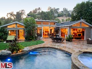 826 Leonard Road Los Angeles, CA 90049 - Photo 1 of 1 Gallery Image 1