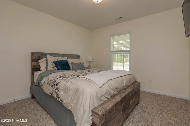 $254,000 | 127 Buckskin Drive, Pollocksville, NC 28573