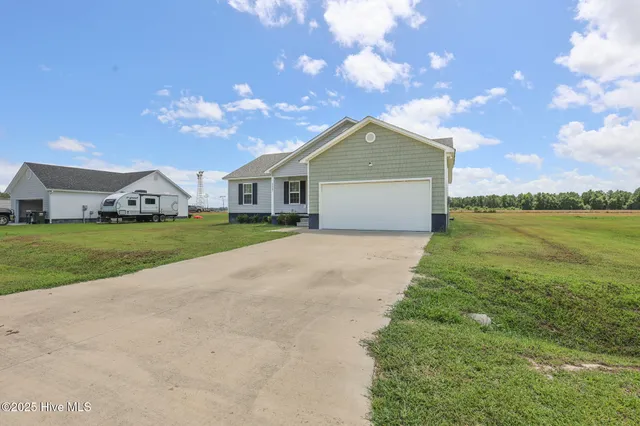 $254,000 | 127 Buckskin Drive, Pollocksville, NC 28573