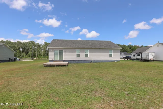 $254,000 | 127 Buckskin Drive, Pollocksville, NC 28573