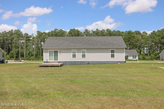 $254,000 | 127 Buckskin Drive, Pollocksville, NC 28573