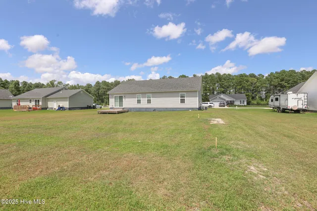 $254,000 | 127 Buckskin Drive, Pollocksville, NC 28573