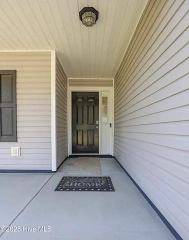 $254,000 | 127 Buckskin Drive, Pollocksville, NC 28573