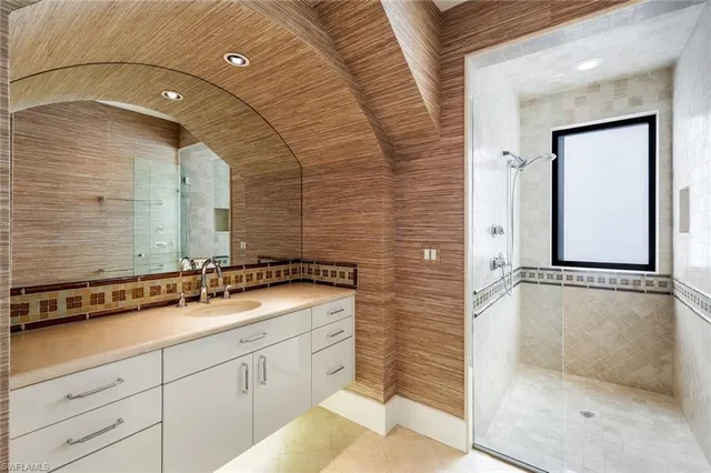 $7,480,000 | 1450 Gulfstar Drive South, Naples, FL 34112