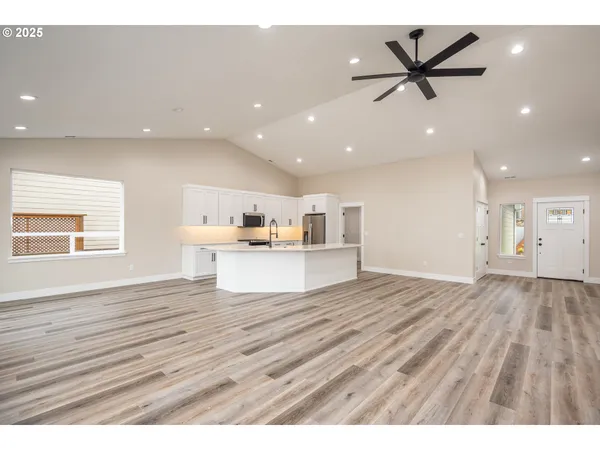 $499,900 | 160 Wil Way, Winston, OR 97496