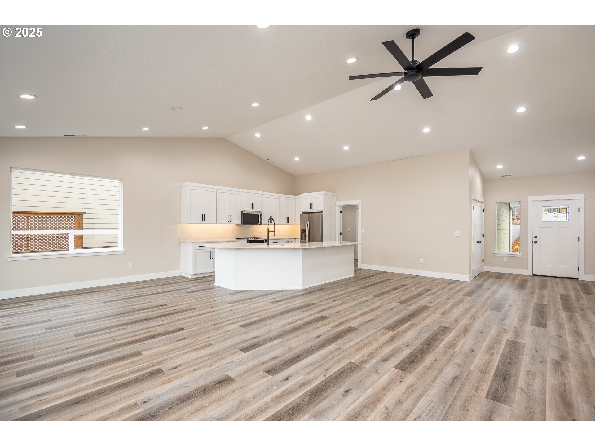 160 Wil Way Winston, OR 97496 - Photo 9 of 37 a view of kitchen and windows