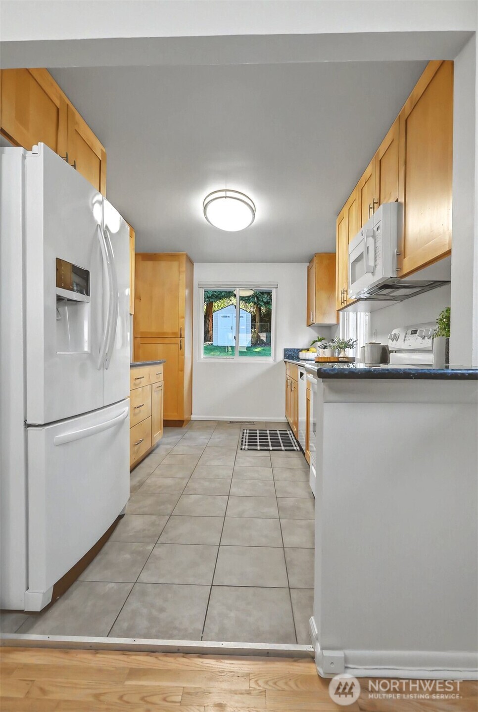 2021 Northeast 97th Street Seattle, WA 98115 - Photo 11 of 40