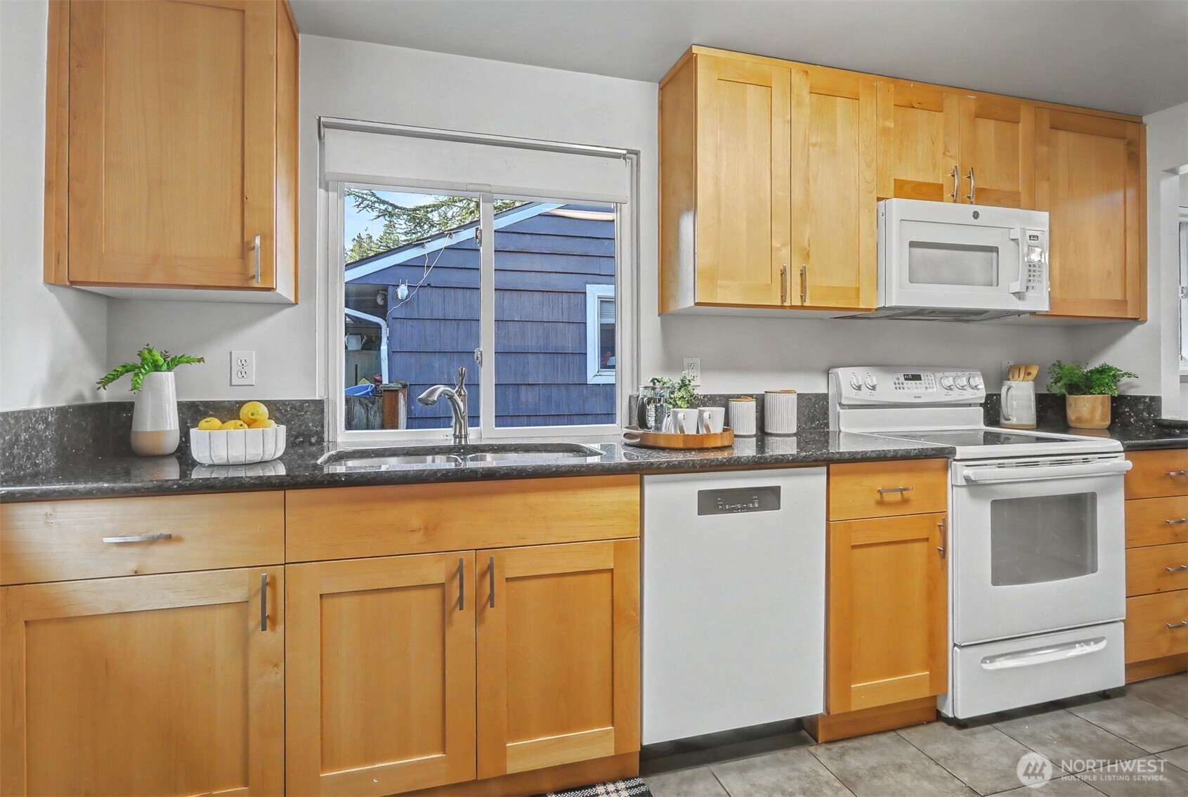 2021 Northeast 97th Street Seattle, WA 98115 - Photo 14 of 40