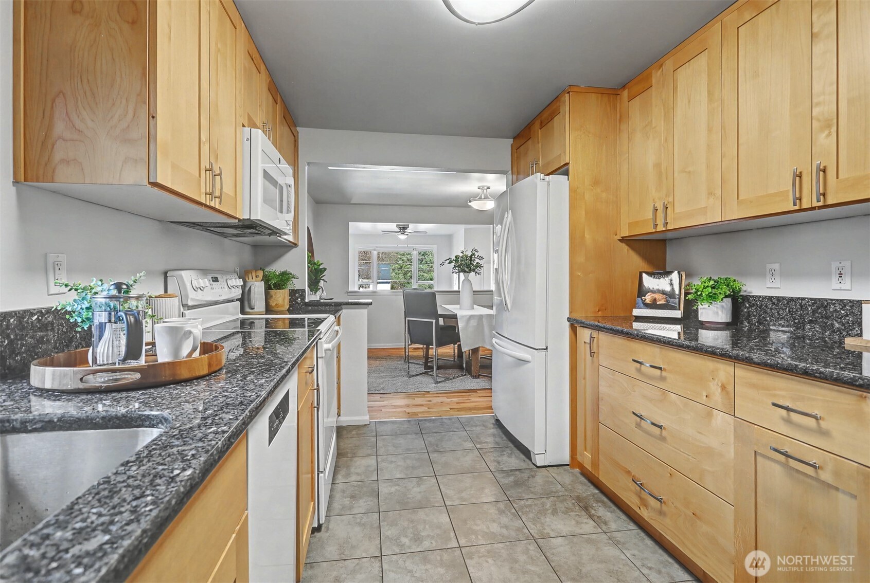 2021 Northeast 97th Street Seattle, WA 98115 - Photo 15 of 40