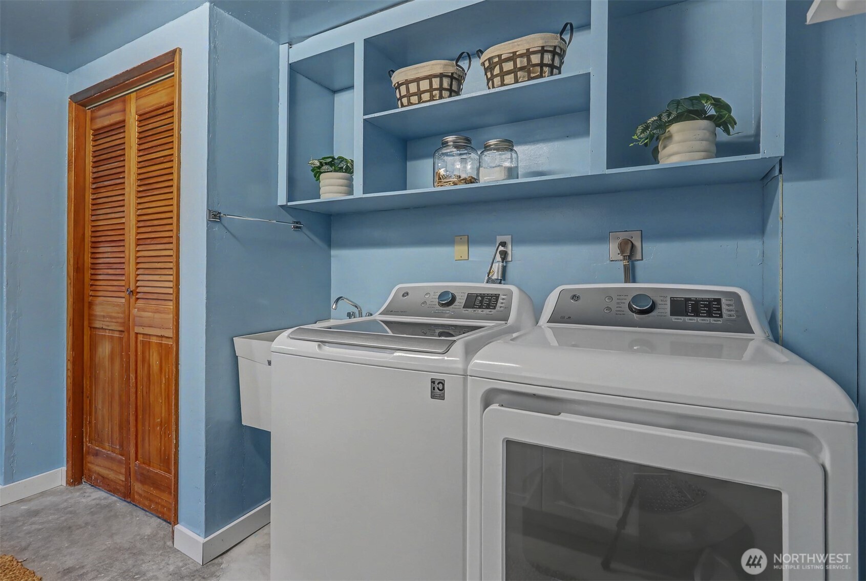 2021 Northeast 97th Street Seattle, WA 98115 - Photo 31 of 40