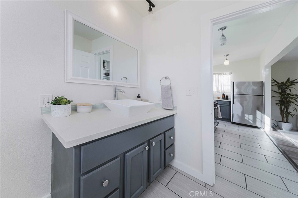 5506 Smiley Drive Los Angeles, CA 90016 - Photo 14 of 30