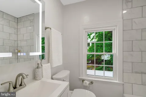 $699,900 | 4789 21st Road North, Arlington, VA 22207