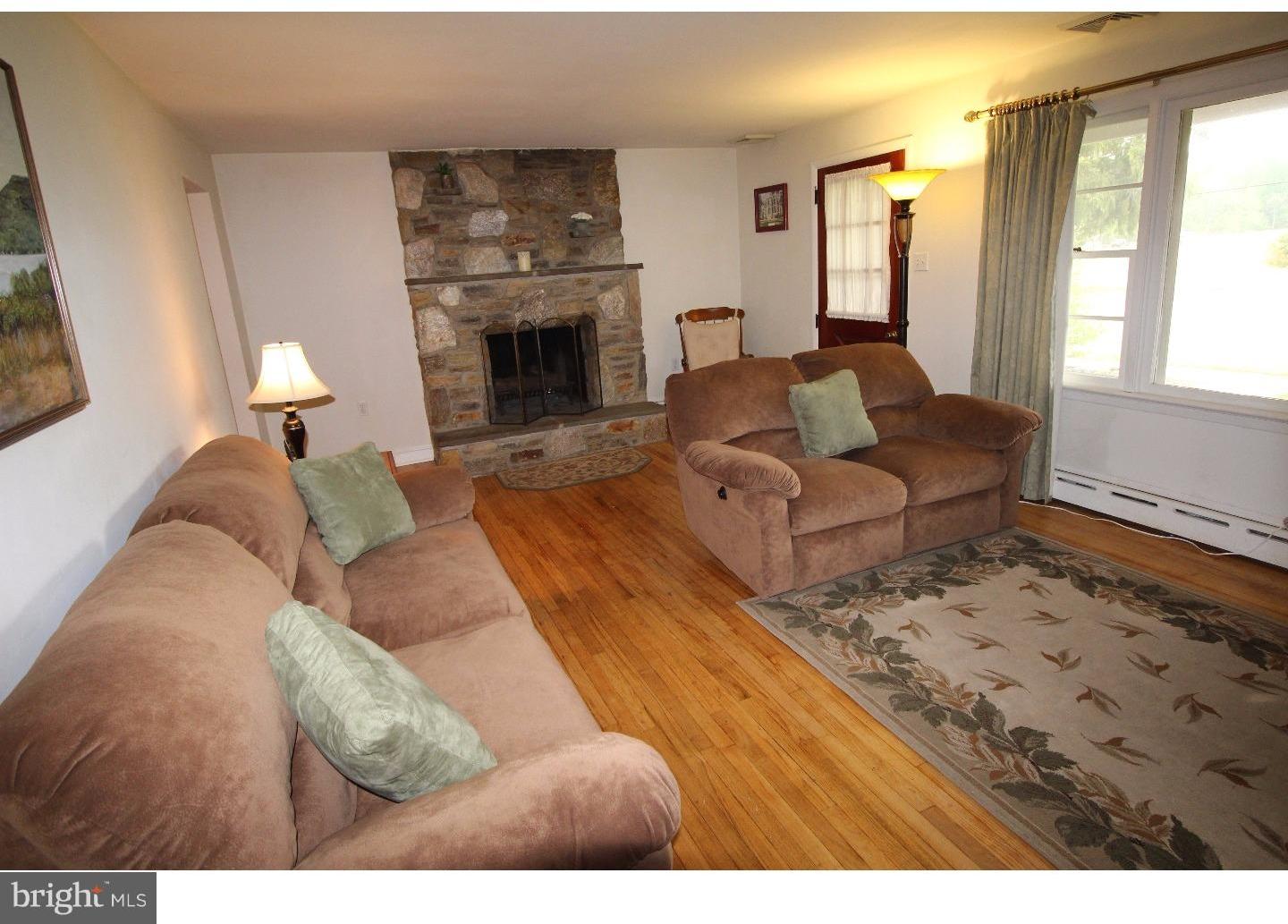 2934 Township Line Road Norristown, PA 19403 - Photo 2 of 19 Family Room