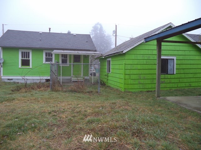 608 Rochester Street West Rainier, WA 98576 - Photo 2 of 7 Gallery Image 2