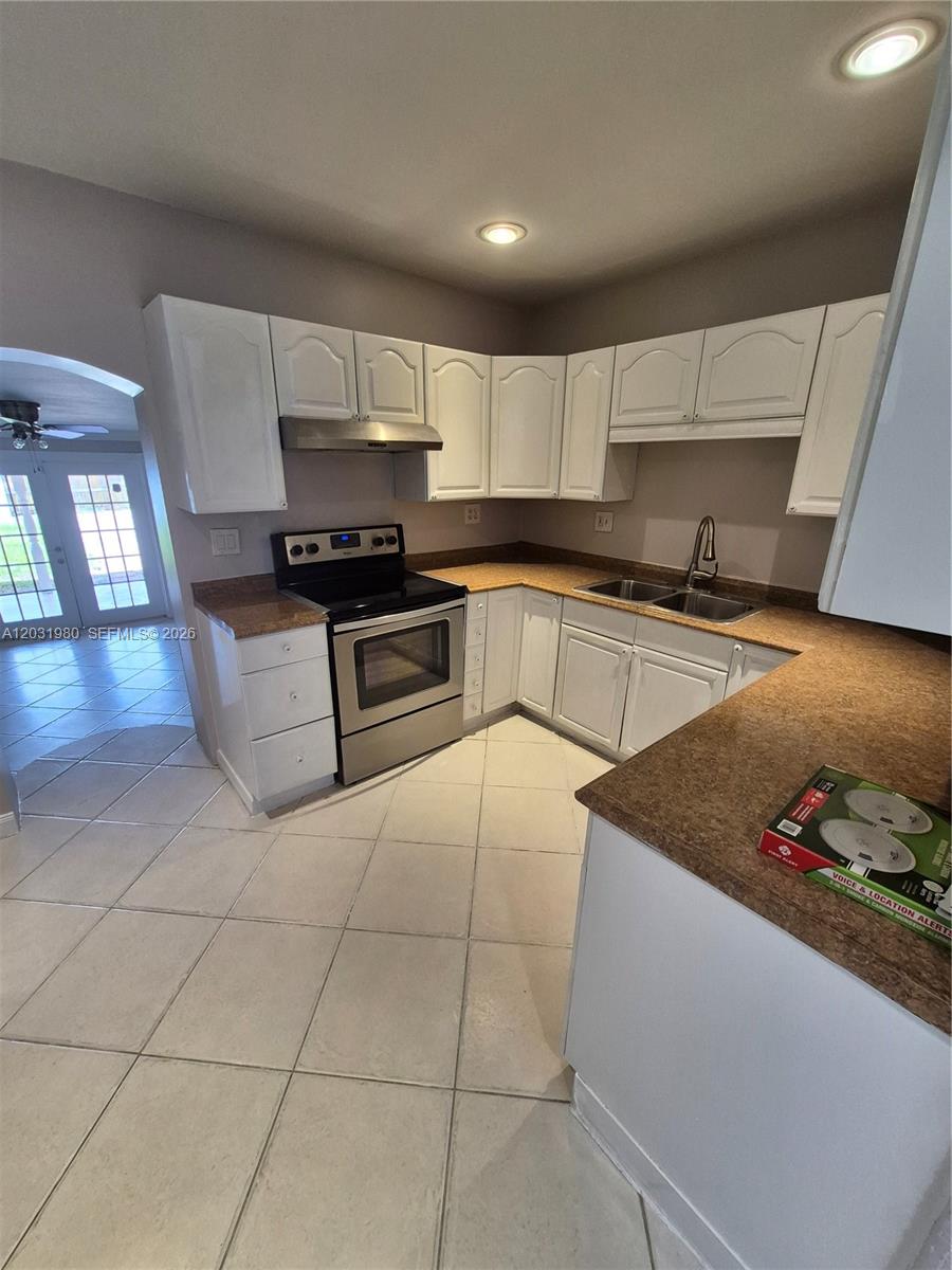 5653 Coconut Road West Palm Beach, FL 33413 - Photo 8 of 22