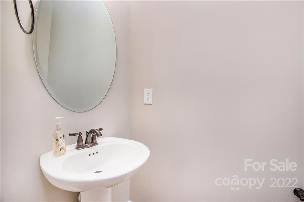 16004 Deer River Road Charlotte, NC 28278 - Photo 14 of 33