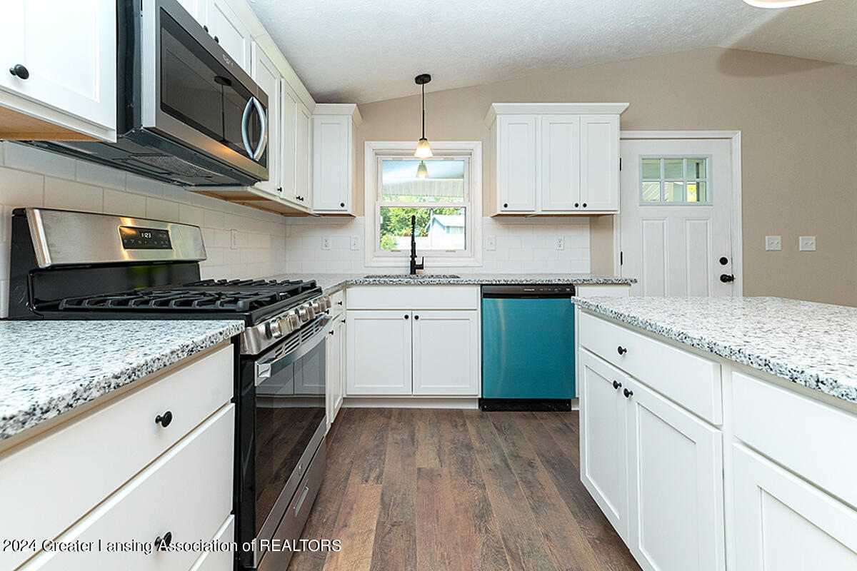 3017 Scarborough Road Lansing, MI 48910 - Photo 8 of 28 _DSC3468