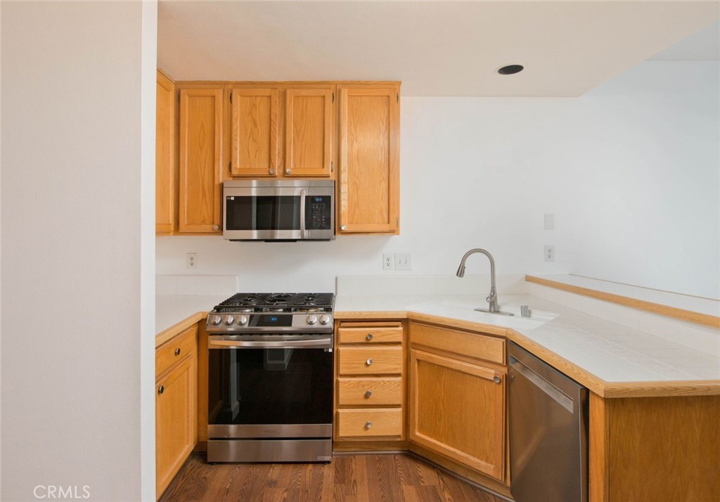 28415 Seco Canyon Road, Unit 125 Saugus, CA 91390 - Photo 2 of 15