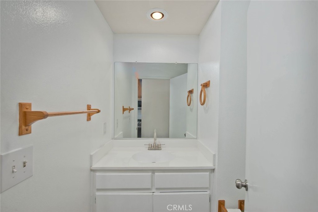 28415 Seco Canyon Road, Unit 125 Saugus, CA 91390 - Photo 6 of 15