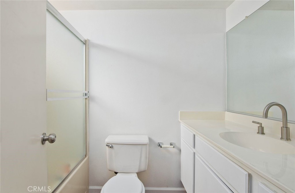 28415 Seco Canyon Road, Unit 125 Saugus, CA 91390 - Photo 8 of 15