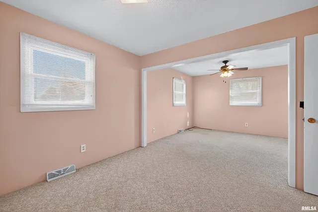 $260,000 | 304 4th Avenue, Colona, IL 61241