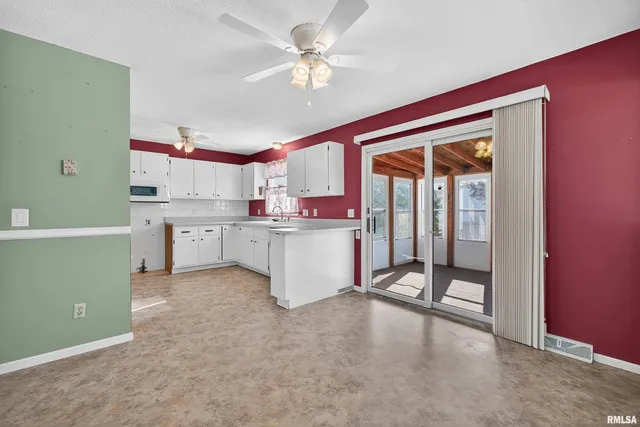 $260,000 | 304 4th Avenue, Colona, IL 61241