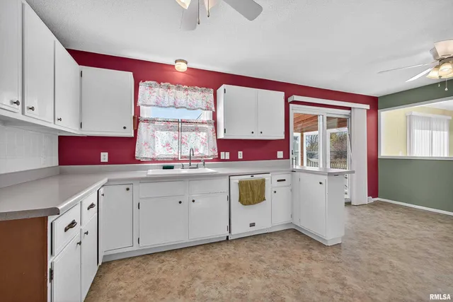 $260,000 | 304 4th Avenue, Colona, IL 61241