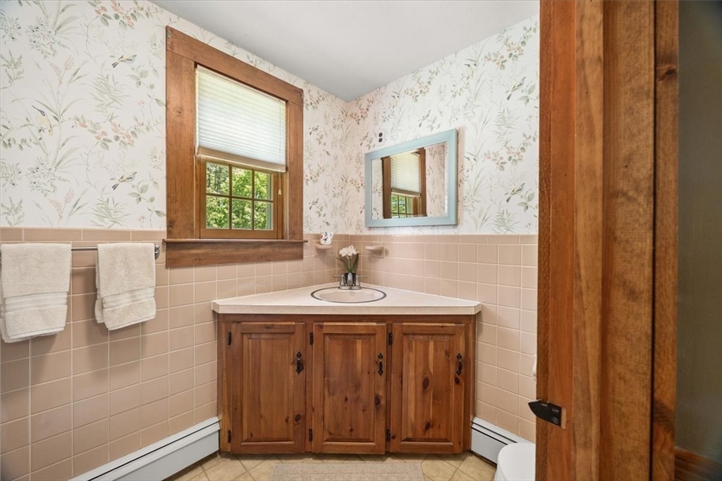 71 East Main Street Middleboro, MA 02346 - Photo 18 of 35