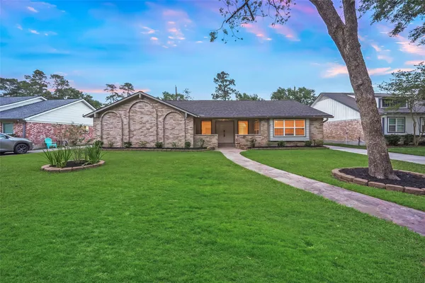 $350,000 | 25510 Many Oak Drive, Spring, TX 77380