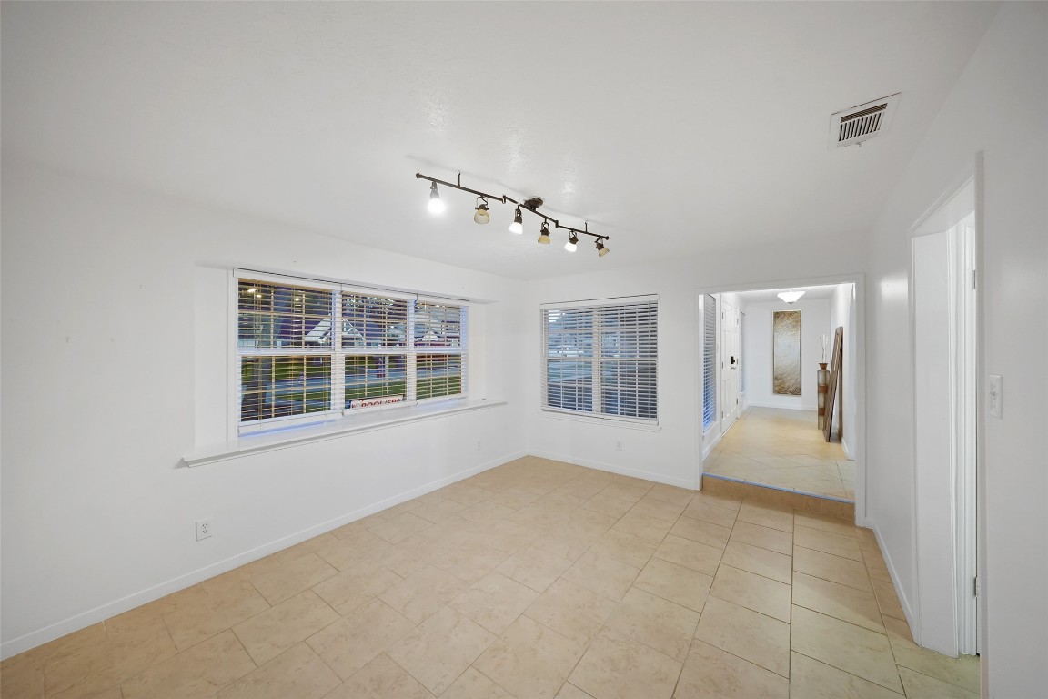 25510 Many Oak Drive Spring, TX 77380 - Photo 3 of 27