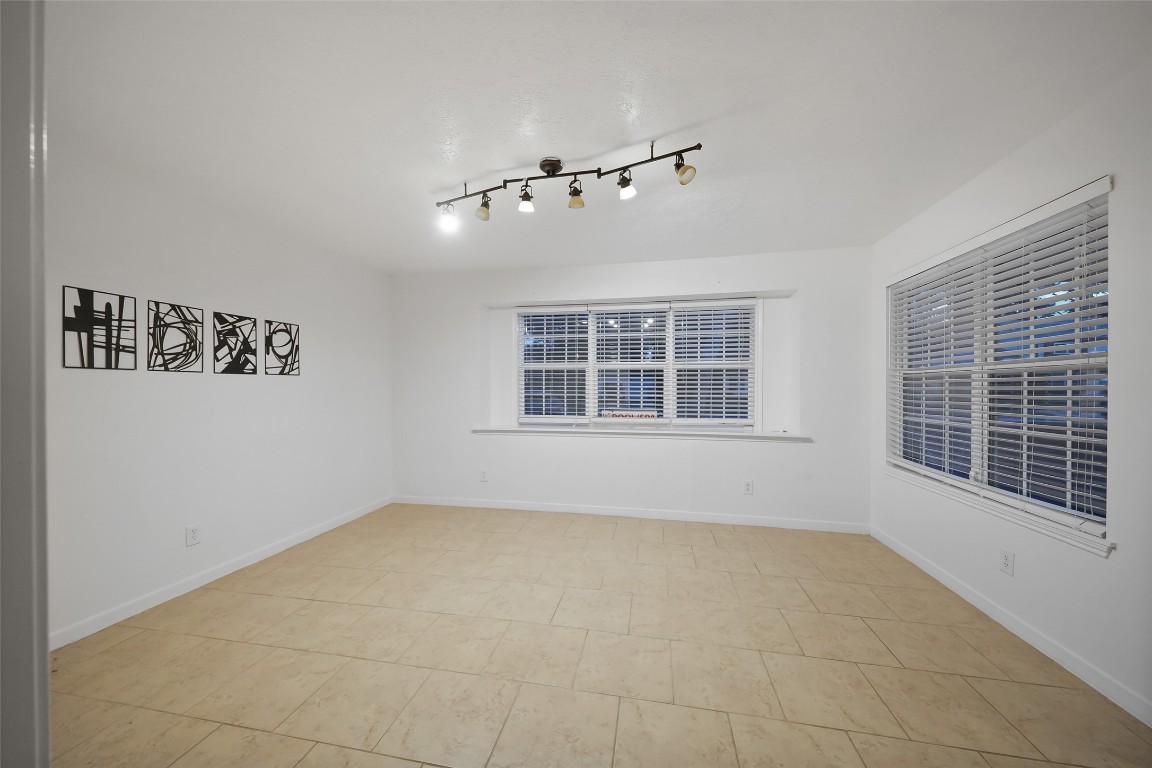 25510 Many Oak Drive Spring, TX 77380 - Photo 4 of 27