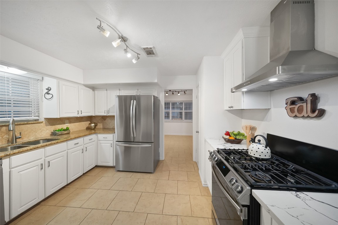 25510 Many Oak Drive Spring, TX 77380 - Photo 7 of 27