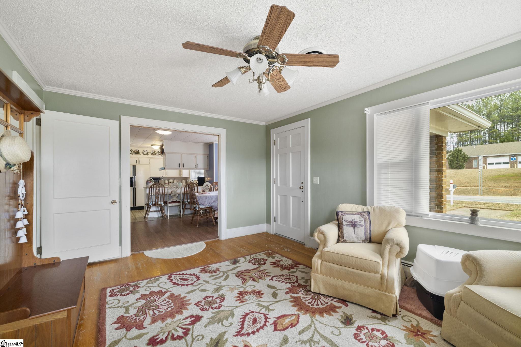 512 Pope Field Road Easley, SC 29642 - Photo 4 of 32