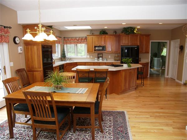 208 Newtown Road Acton, MA 01720 - Photo 5 of 24 Gallery Image 5