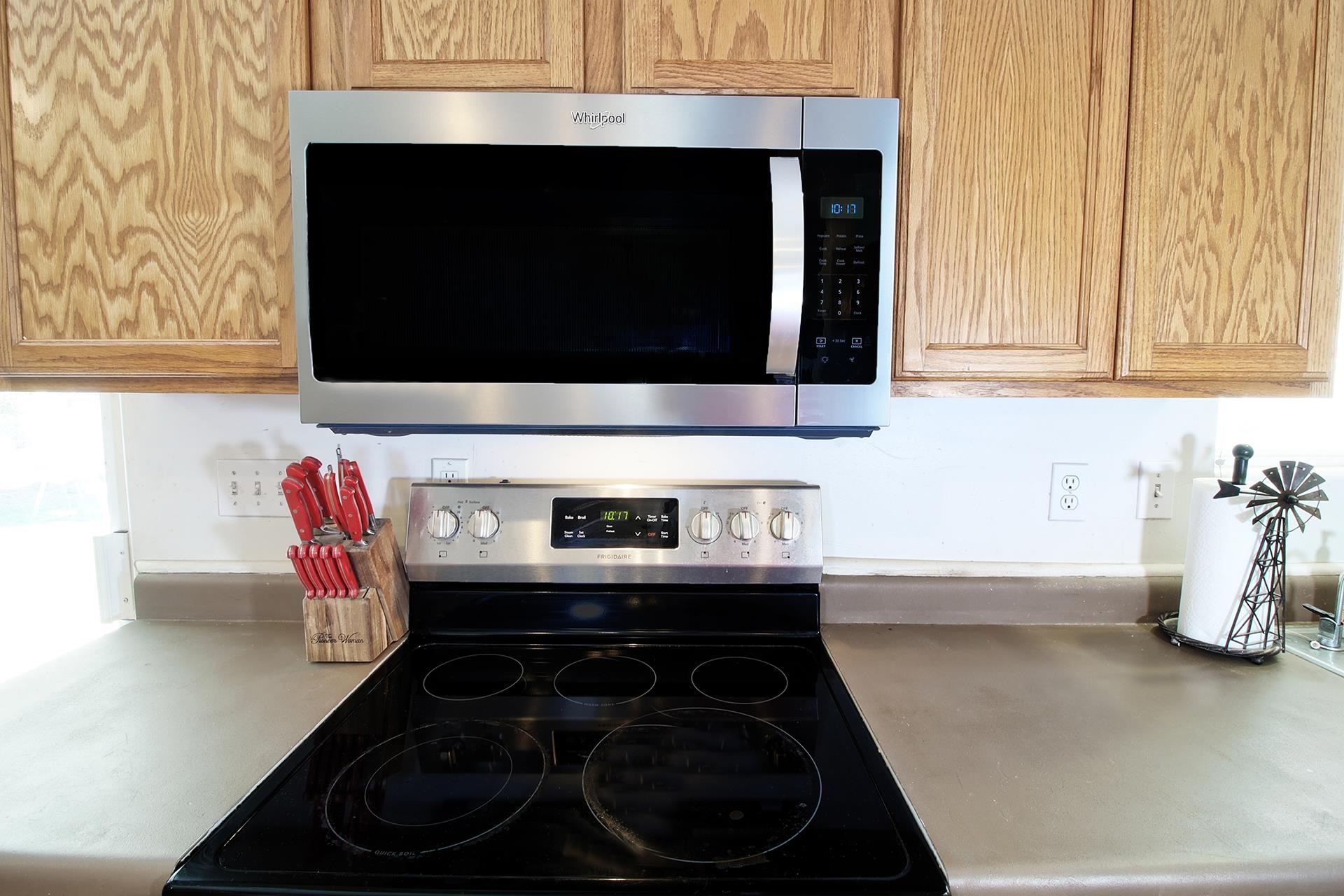 1742 10 Road Mack, CO 81525 - Photo 30 of 42 a kitchen with a stove and a microwave