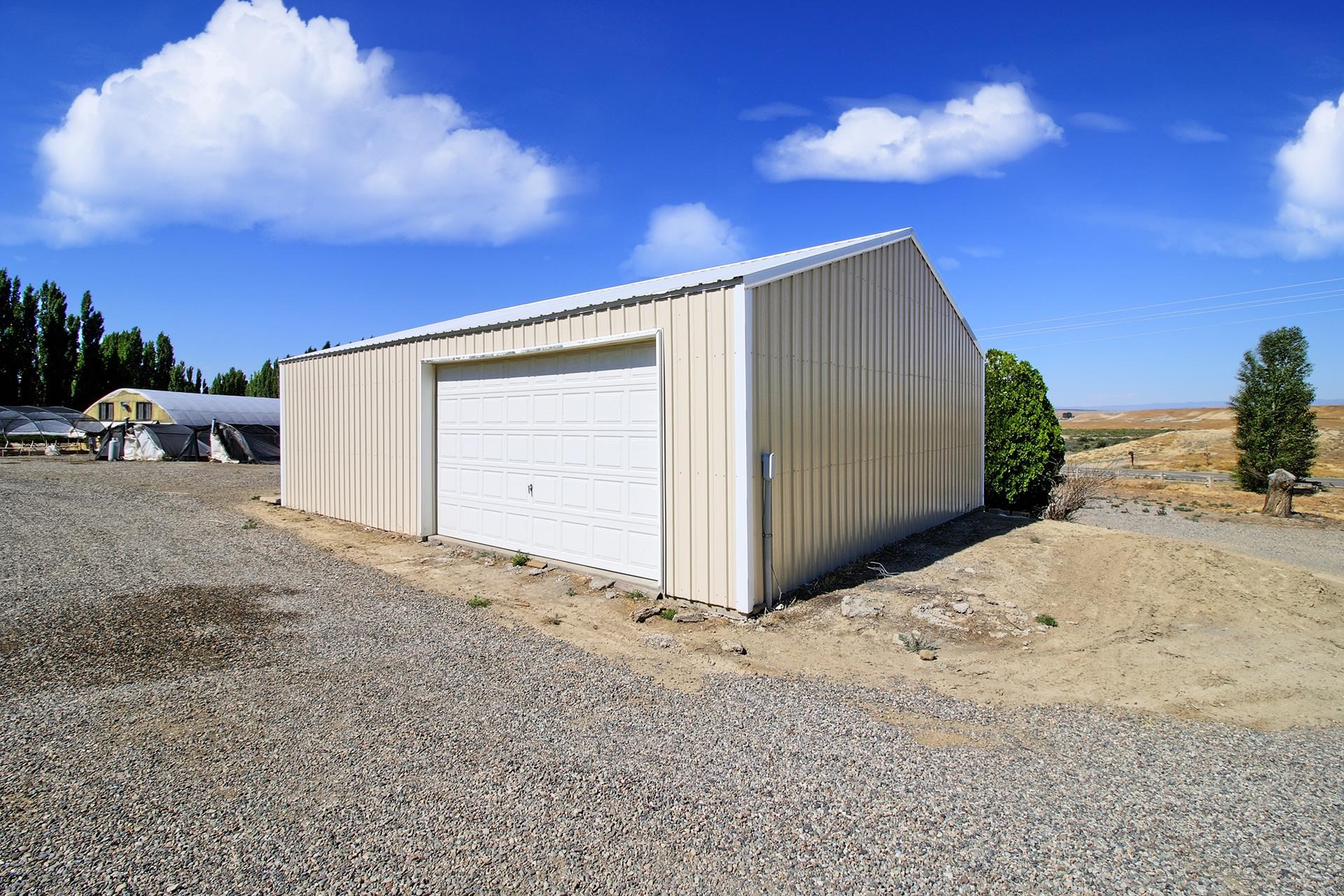 1742 10 Road Mack, CO 81525 - Photo 9 of 42 a view of a garage