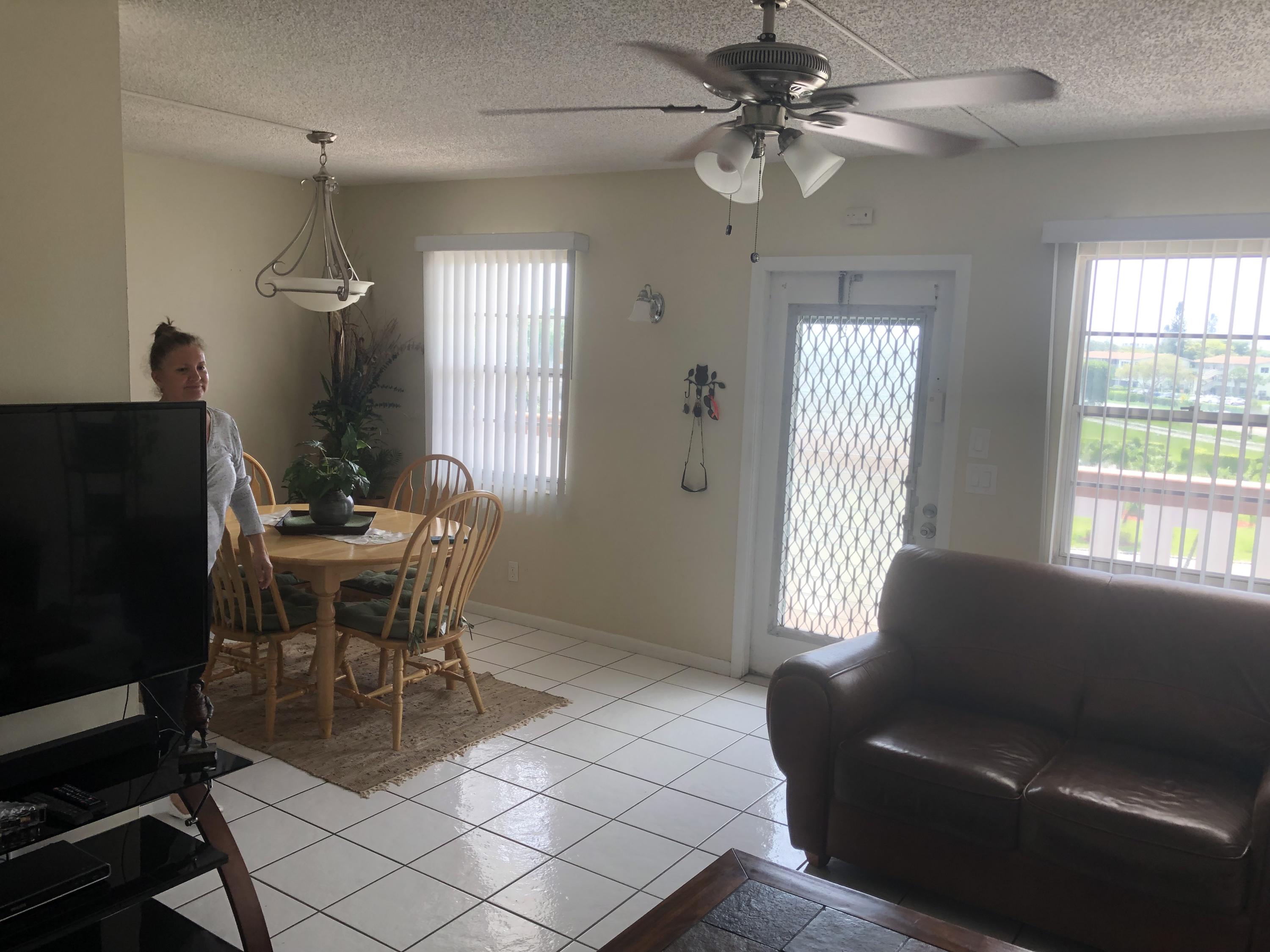 4097 Cornwall East Boca Raton, FL 33434 - Photo 5 of 16 ENTRY