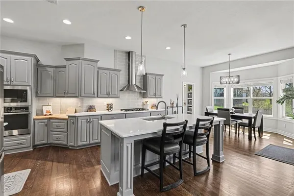 $665,000 | 5513 Northwest 111th Court, Kansas City, MO 64154