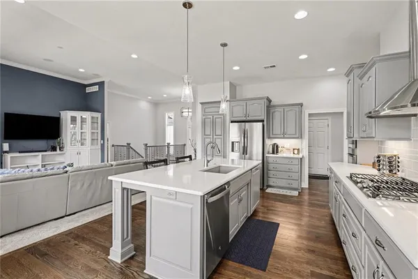 $665,000 | 5513 Northwest 111th Court, Kansas City, MO 64154
