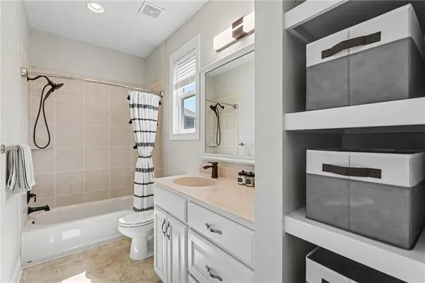 $665,000 | 5513 Northwest 111th Court, Kansas City, MO 64154