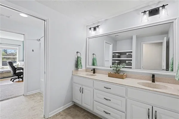 $665,000 | 5513 Northwest 111th Court, Kansas City, MO 64154